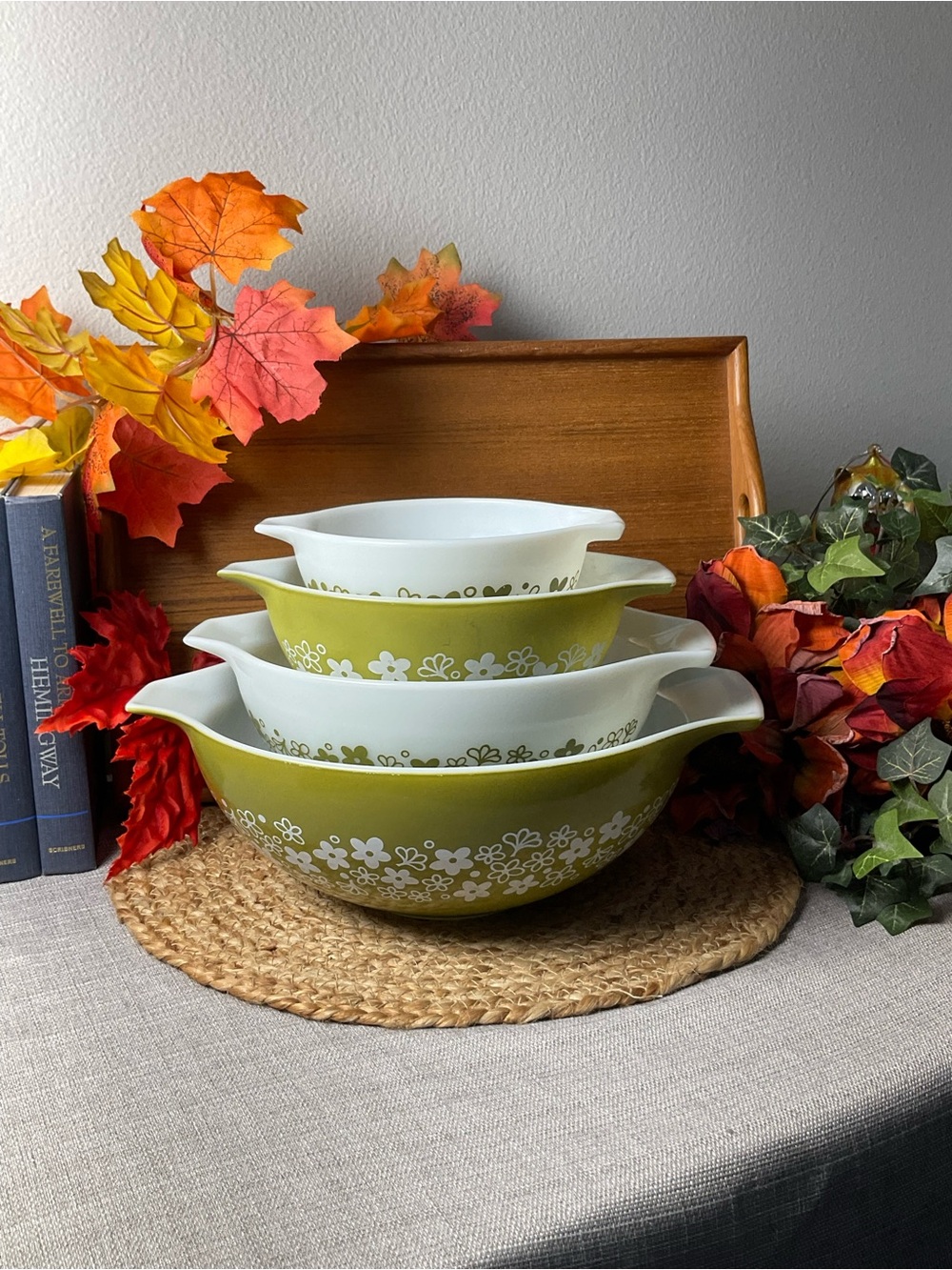 Vintage Pyrex Spring Blossom Crazy Daisy 4 piece bowl set